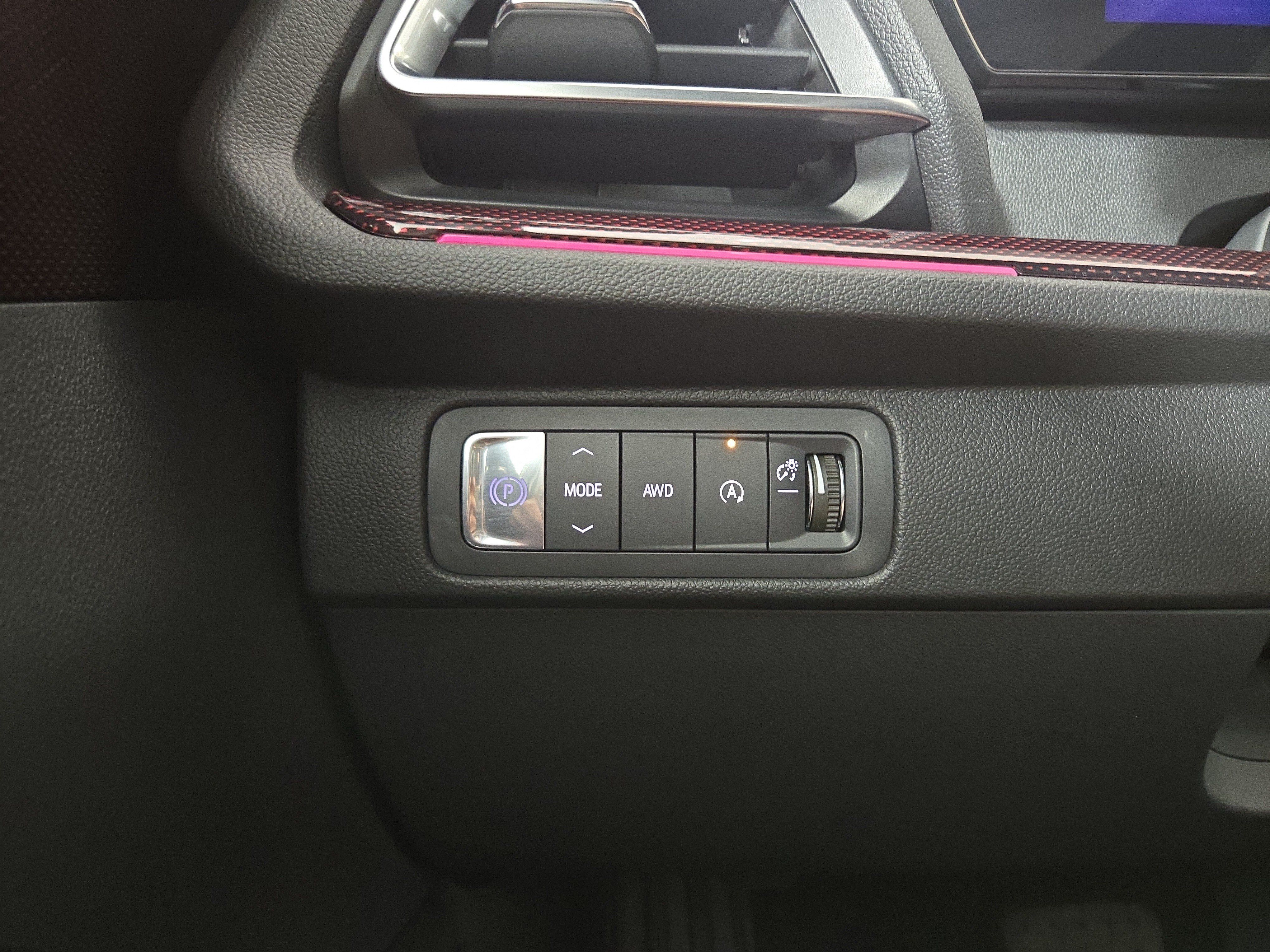Certified 2024 Chevrolet Traverse RS AWD/4WD image 32