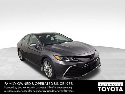 Used 2023 Toyota Camry LE image 4