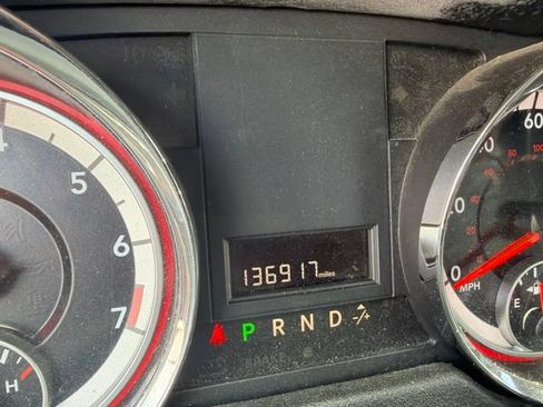 Used 2019 Dodge Grand Caravan SXT FWD image 17