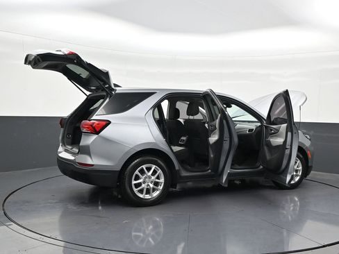 Used 2024 Chevrolet Equinox LS w/ LS Convenience Package FWD image 33