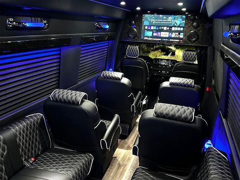 Used 2024 Mercedes-Benz Sprinter 3500 image 17