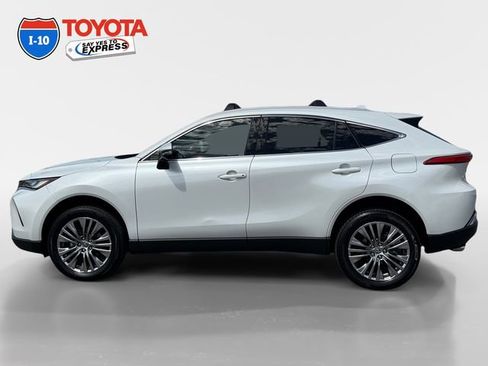Certified 2024 Toyota Venza XLE AWD/4WD image 2