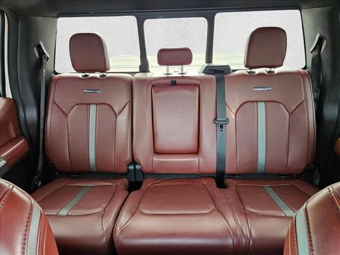 Used 2018 Ford F150 Platinum w/ Equipment Group 701A Luxury image 16