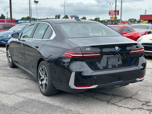 Used 2024 BMW i5 eDrive40i image 8