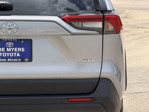 Used 2025 Toyota RAV4 XLE FWD image 9