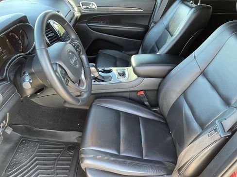 Used 2022 Jeep Grand Cherokee Limited image 19