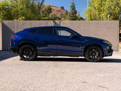 Used 2022 Lamborghini Urus AWD/4WD image 4