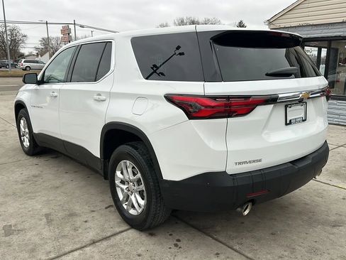 Used 2023 Chevrolet Traverse LS image 7