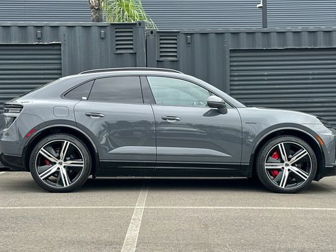 Used 2025 Porsche Macan Turbo Electric w/ Premium Package image 9