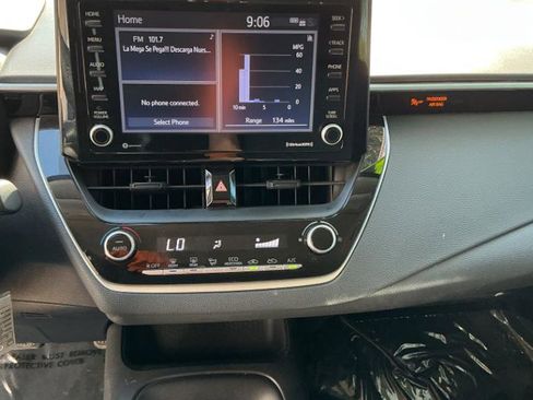 Used 2022 Toyota Corolla LE FWD image 13