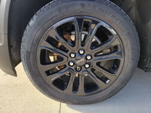 Used 2023 GMC Acadia SLE w/ Elevation Edition AWD/4WD image 24