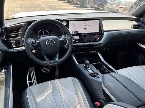 Used 2025 Lexus TX 500h AWD w/ Technology Package image 7