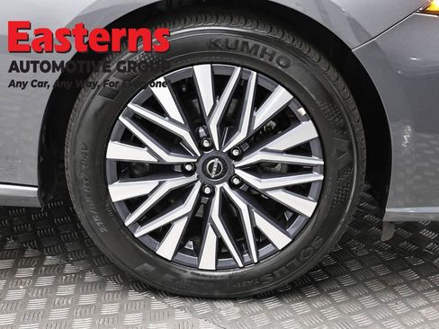 Used 2025 Nissan Altima 2.5 SV FWD image 31