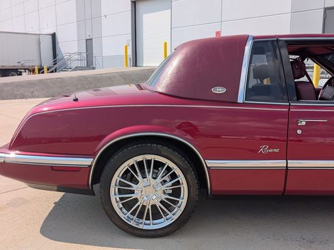 Used 1990 Buick Riviera Coupe FWD image 36