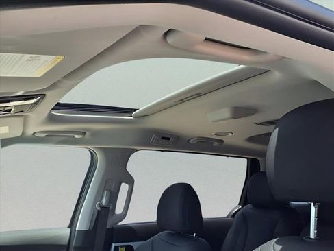 New 2026 Kia Carnival SX Prestige image 18