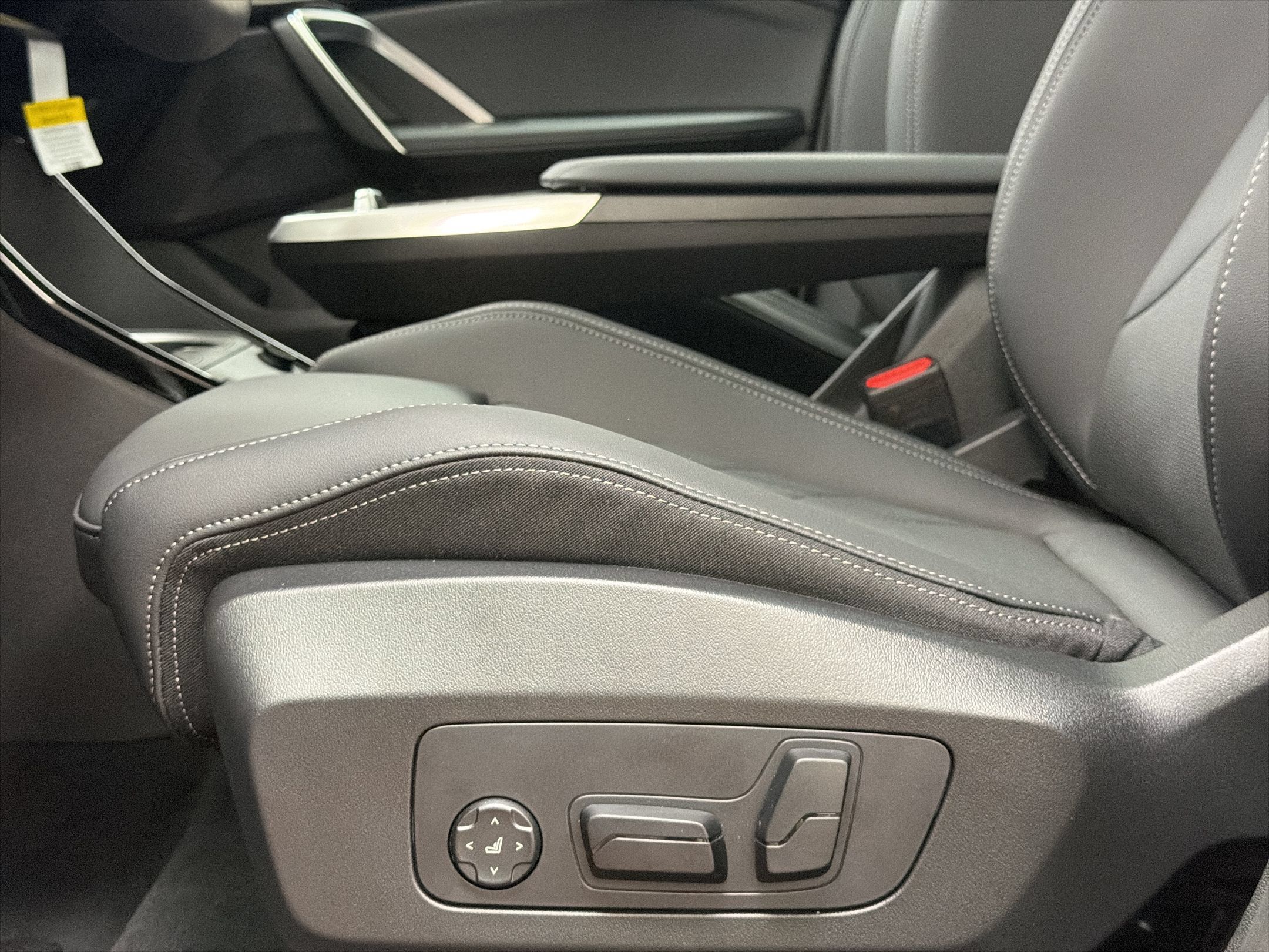 Used 2026 BMW X1 xDrive28i w/ Technology Package AWD/4WD image 14
