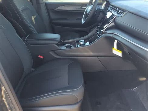 New 2025 Jeep Grand Cherokee Laredo image 21