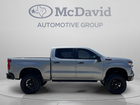 Used 2025 Chevrolet Silverado 1500 LT Trail Boss w/ Convenience Package II AWD/4WD image 8