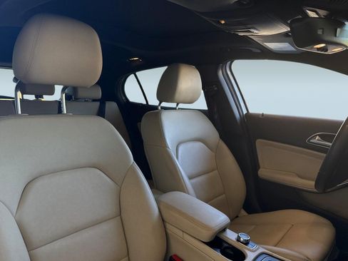 Used 2018 Mercedes-Benz GLA 250 4MATIC image 30