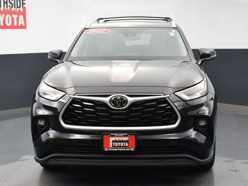 Used 2022 Toyota Highlander XLE image 7