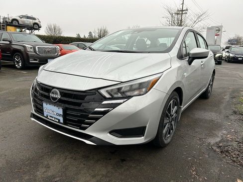 New 2025 Nissan Versa SV w/ Trunk Package image 3