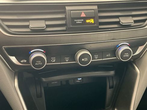 Used 2019 Honda Accord LX image 18