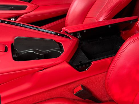 Used 2024 Chevrolet Corvette Stingray Premium Cpe w/ Z51 Performance Package RWD image 21