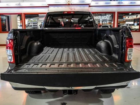Used 2019 RAM 2500 Tradesman w/ Chrome Appearance Group image 8