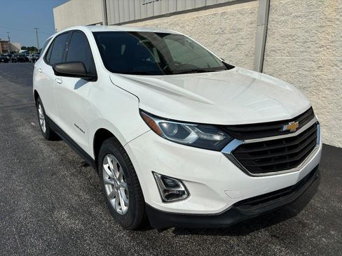 Used 2019 Chevrolet Equinox LS FWD image 2