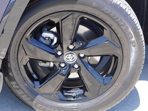 Used 2021 Toyota RAV4 XSE AWD/4WD image 15