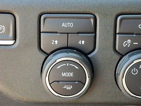 Used 2024 Chevrolet Silverado 1500 LT AWD/4WD image 25