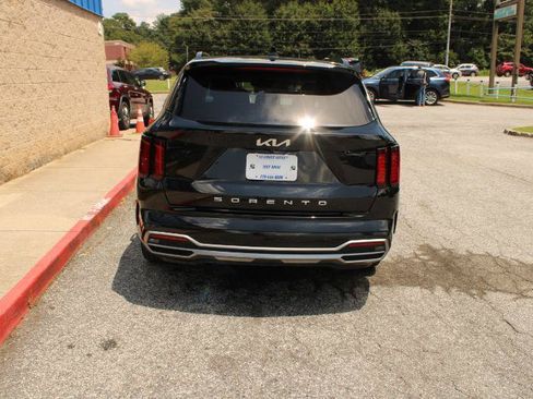 Used 2022 Kia Sorento S w/ Panoramic Sunroof Package FWD image 3