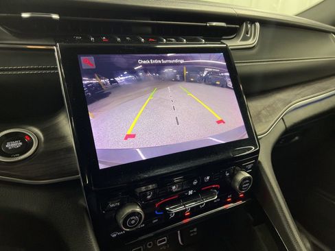 Used 2021 Jeep Grand Cherokee L Overland w/ Luxury Tech Group IV AWD/4WD image 19