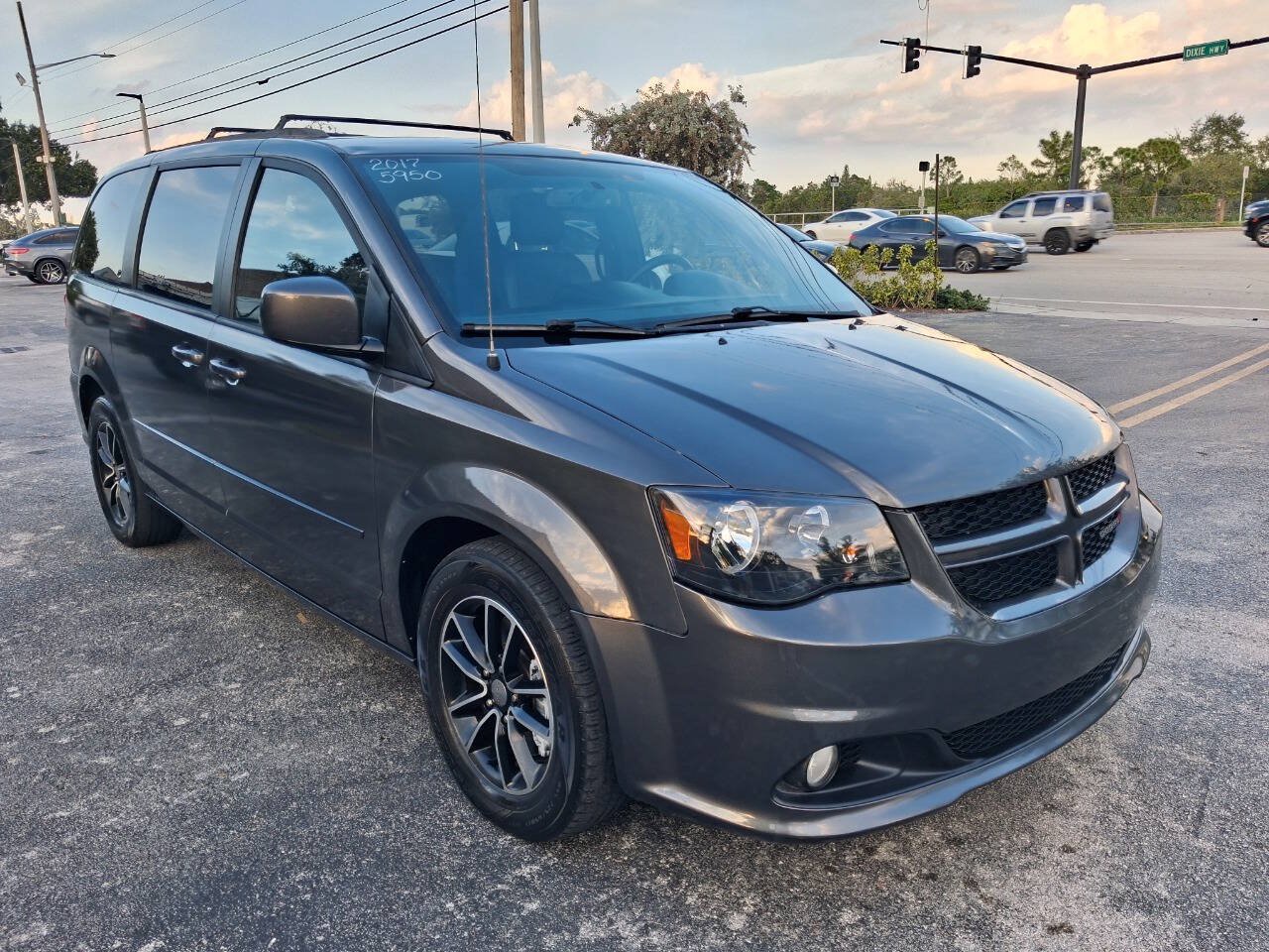 Used 2017 Dodge Grand Caravan GT FWD image 4