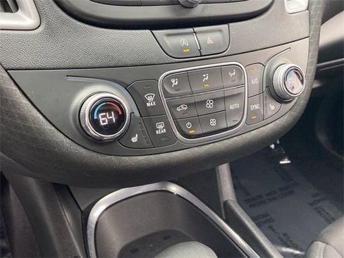 Used 2022 Chevrolet Malibu LT image 42