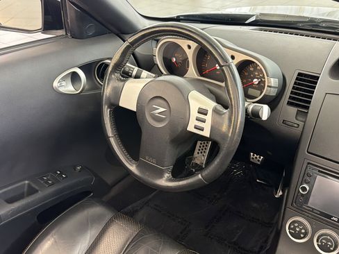 Used 2005 Nissan 350Z Grand Touring RWD image 24