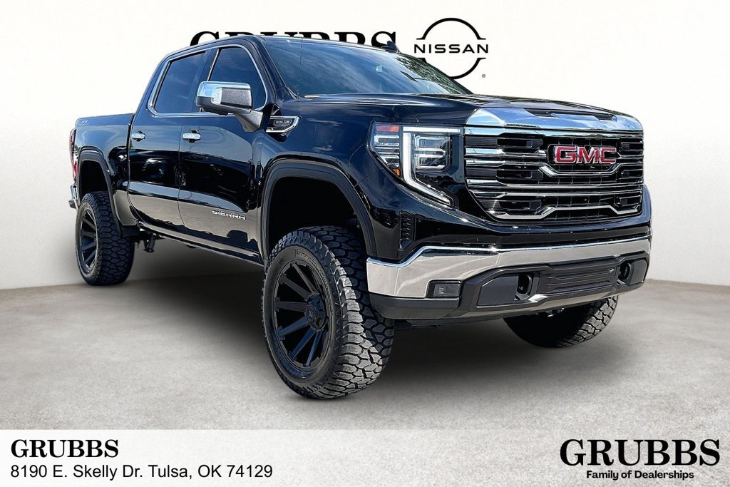 Used 2025 GMC Sierra 1500 SLT AWD/4WD image 1