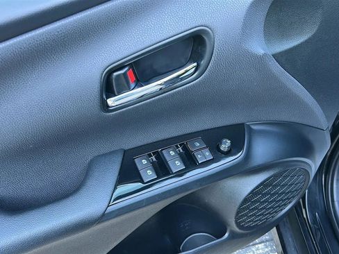 Used 2016 Toyota Prius Three Touring FWD image 39