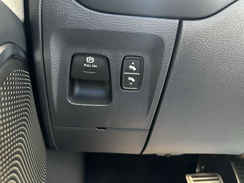 Used 2024 RAM 1500 Limited AWD/4WD image 25