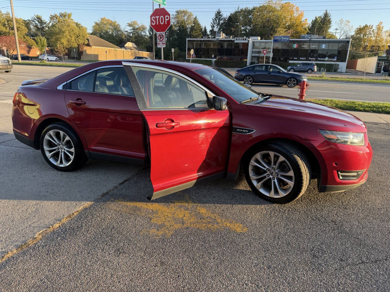Used 2013 Ford Taurus SHO AWD/4WD image 36