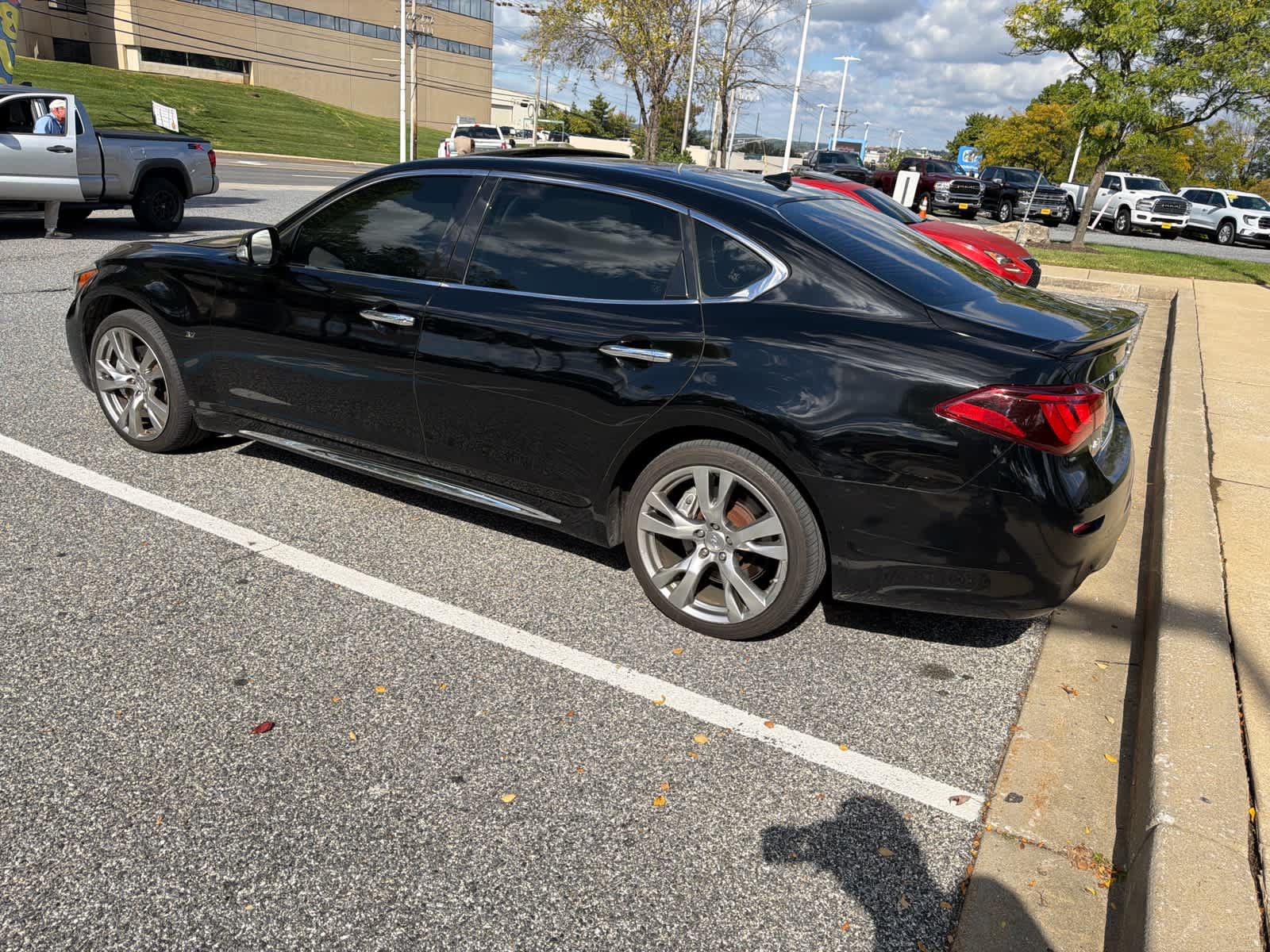 Used 2016 INFINITI Q70 L 3.7 w/ Deluxe Touring Package AWD/4WD image 4