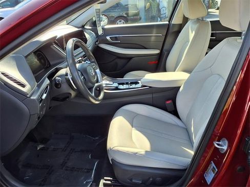 Used 2023 Hyundai Sonata Limited image 13