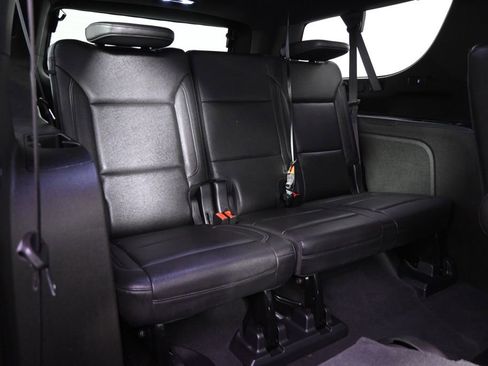 Used 2021 Chevrolet Suburban Z71 w/ Luxury Package AWD/4WD image 19