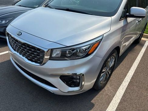 Used 2019 Kia Sedona SX FWD image 2