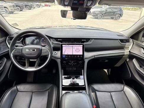 Used 2023 Jeep Grand Cherokee L Limited w/ Luxury Tech Group II RWD image 14