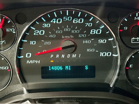 Used 2025 Chevrolet Express 3500 LT w/ LT Preferred Equipment Group RWD image 15