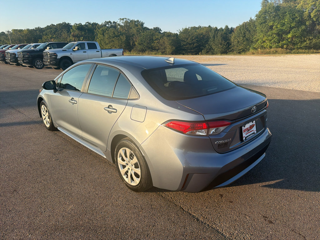 Used 2022 Toyota Corolla LE w/ Carpet Mat Package (TMS) FWD image 6