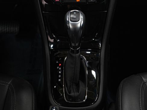 Used 2019 Buick Encore Essence image 19