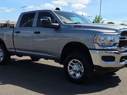 Used 2024 RAM 2500 Tradesman w/ Chrome Appearance Group AWD/4WD image 2