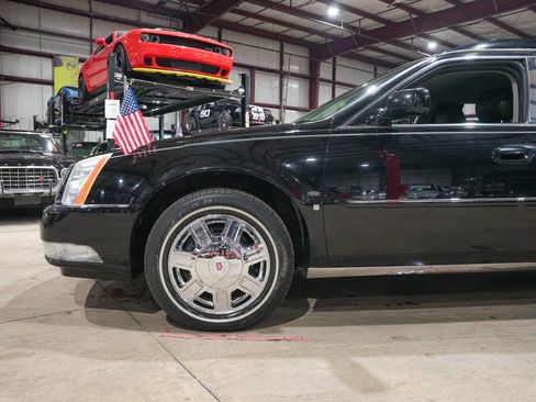 Used 2008 Cadillac DTS Limousine FWD image 3